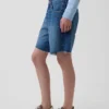 Pantalones cortos tipo bermudas de denim holgados de talle medio, de 8"