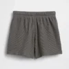 Pantalones cortos tipo waffle sin tirantes para bebés y niños pequeños