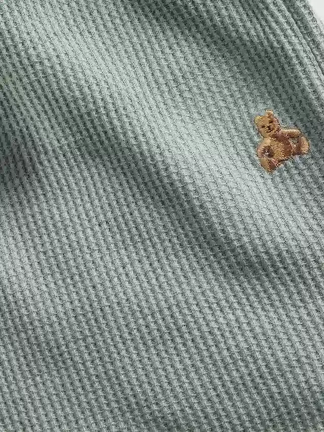Pantalones cortos tipo waffle sin tirantes para bebés y niños pequeños