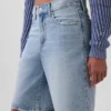 Pantalones cortos vaqueros largos de talle medio de 11"