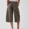 Pantalones culotte de talle medio con cinturón