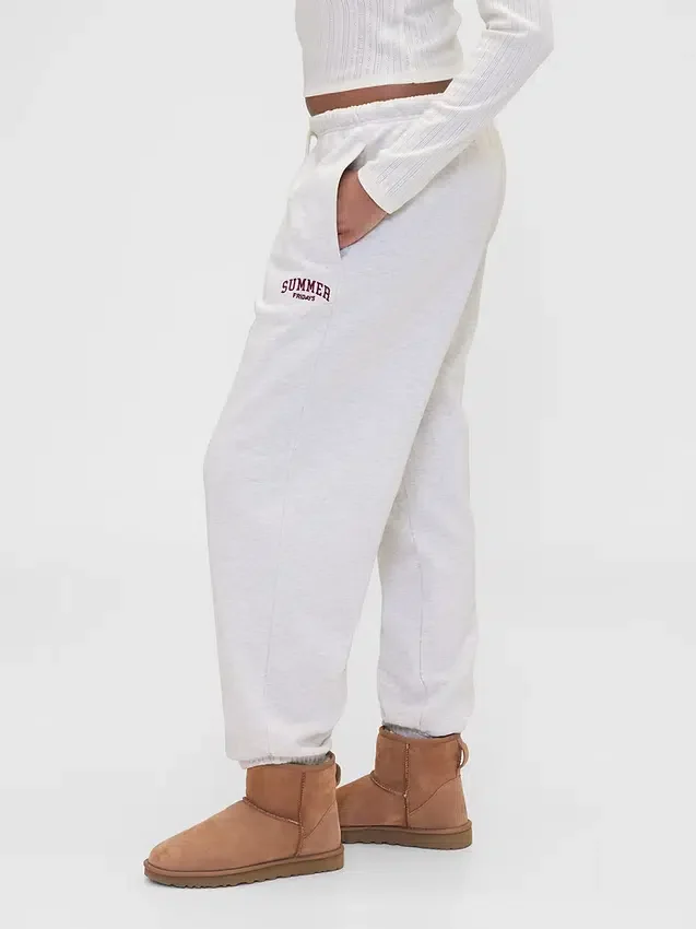 Pantalones de chándal GAP × Summer Fridays de tejido grueso y corte holgado con logotipo