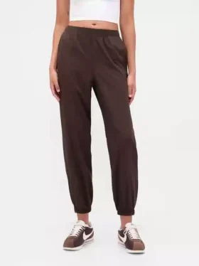 Pantalones de chándal GapFit Tech de talle alto con cremallera en el bajo