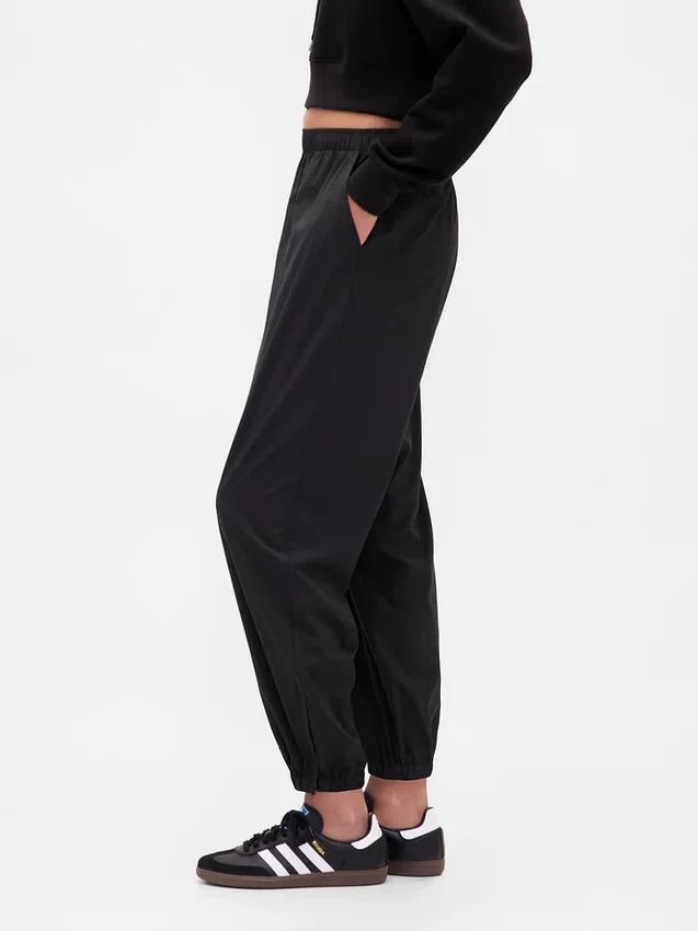 Pantalones de chándal GapFit Tech de talle alto con cremallera en el bajo