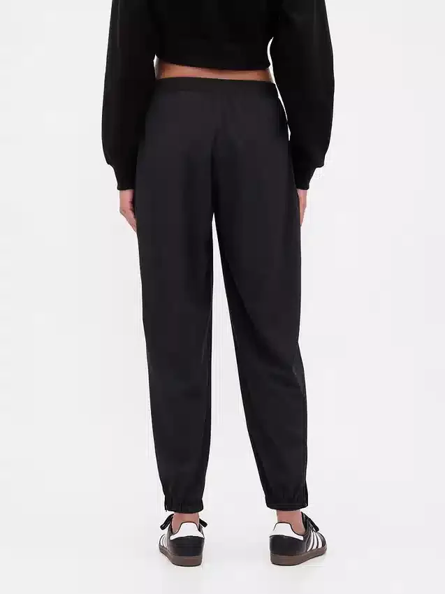 Pantalones de chándal GapFit Tech de talle alto con cremallera en el bajo