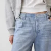 Pantalones de chándal holgados estampados con diseño de vaqueros