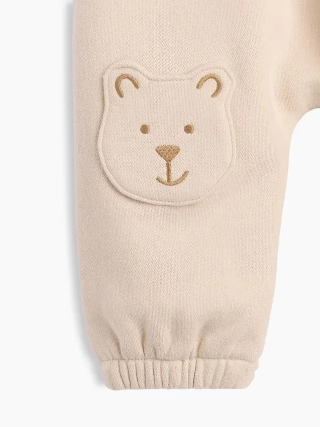 Pantalones de chándal para bebé Vintagesoft con parches de Brannan Bear en las rodillas