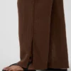 Pantalones de gasa de algodón con bajo con aberturas