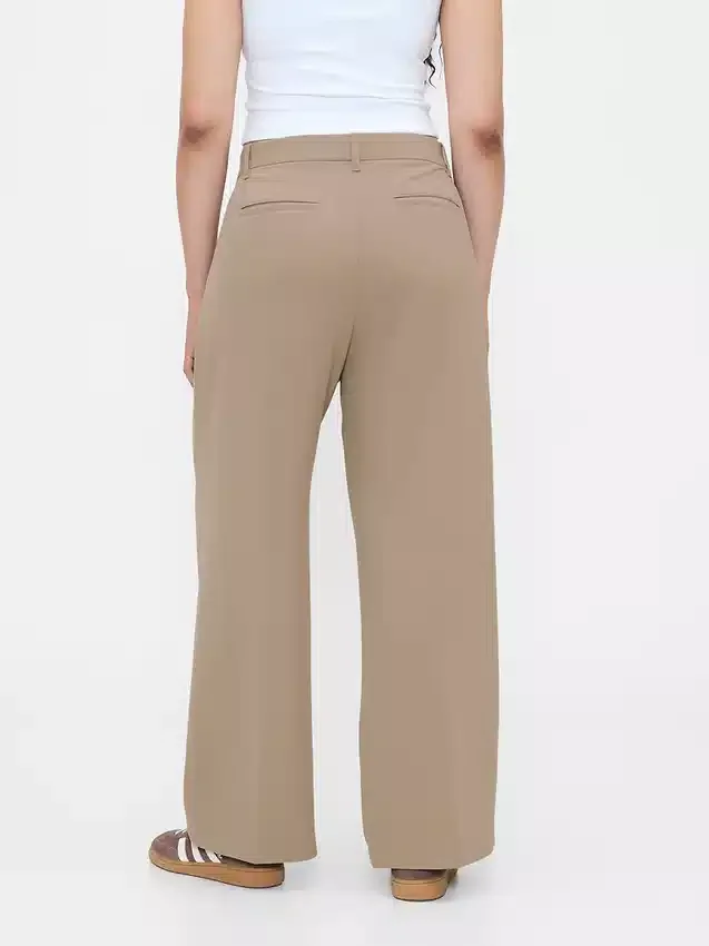 Pantalones de talle bajo con pliegues y pernera ancha 365
