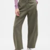 Pantalones de talle medio de sarga con corte acampanado