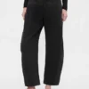 Pantalones de talle medio de sarga con corte acampanado