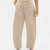 Pantalones de talle medio de sarga con corte acampanado