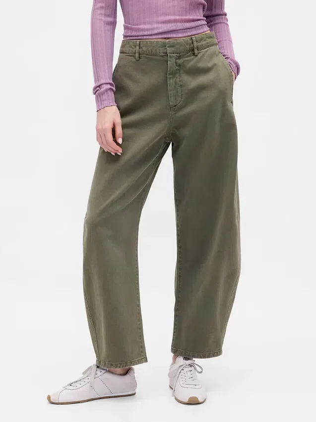 Pantalones de talle medio de sarga con corte acampanado
