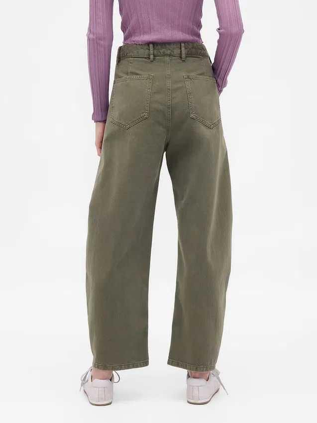 Pantalones de talle medio de sarga con corte acampanado