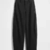 Pantalones de talle medio de sarga con corte acampanado