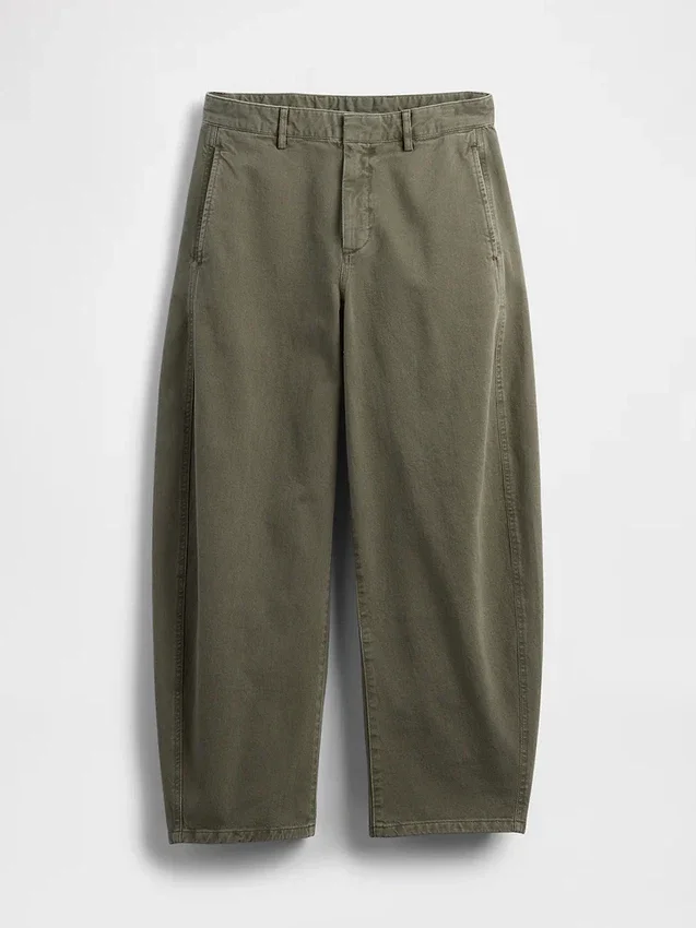 Pantalones de talle medio de sarga con corte acampanado