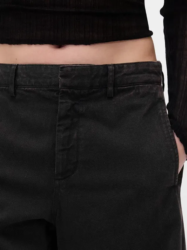 Pantalones de talle medio de sarga con corte acampanado