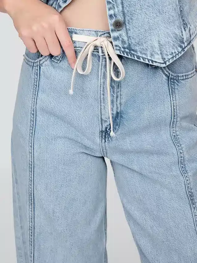 Pantalones holgados de denim ultrasuave de talle medio