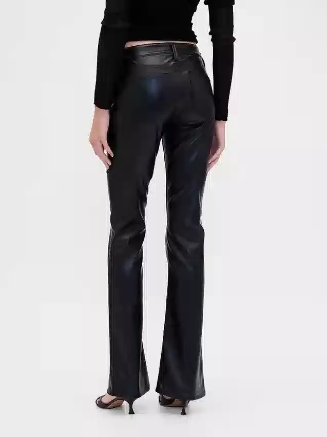 Pantalones largos y ajustados de cintura baja de cuero vegano reciclado