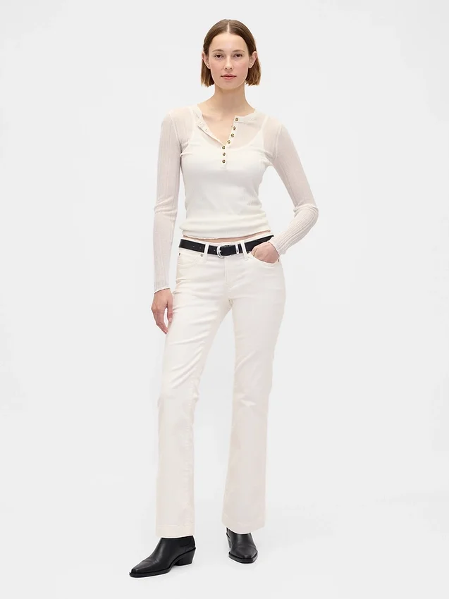Pantalones largos y ajustados de pana de talle bajo
