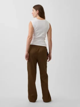Pantalones premamá de sarga por debajo del vientre