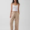Pantalones utilitarios de sarga de talle medio con corte acampanado