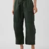 Pantalones utilitarios de sarga de talle medio con corte acampanado