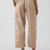 Pantalones utilitarios de sarga de talle medio con corte acampanado