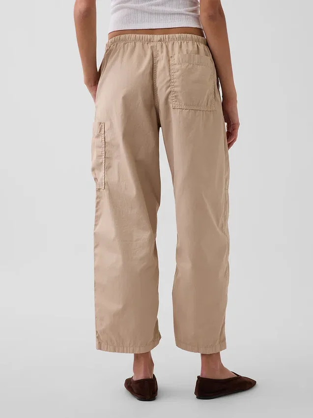 Pantalones utilitarios de sarga de talle medio con corte acampanado
