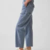 Pantalones utilitarios de talle medio hasta el tobillo