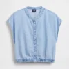 Parte de arriba corta de denim con mangas casquillo y botones en la parte delantera