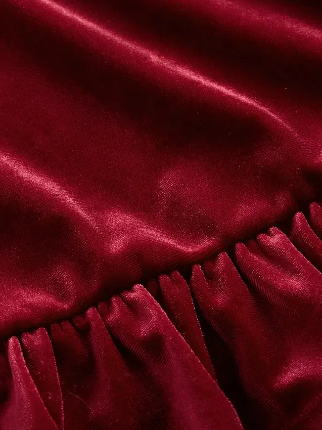 Partes de arriba de terciopelo con peplum para niños