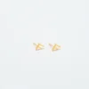 Pendientes con iniciales de Admiral Row