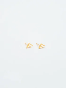 Pendientes con iniciales de Admiral Row