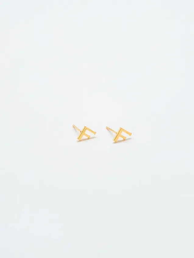 Pendientes con iniciales de Admiral Row