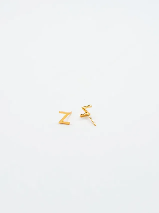 Pendientes con iniciales de Admiral Row