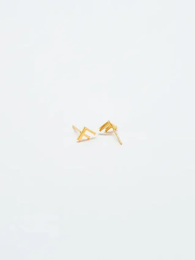 Pendientes con iniciales de Admiral Row