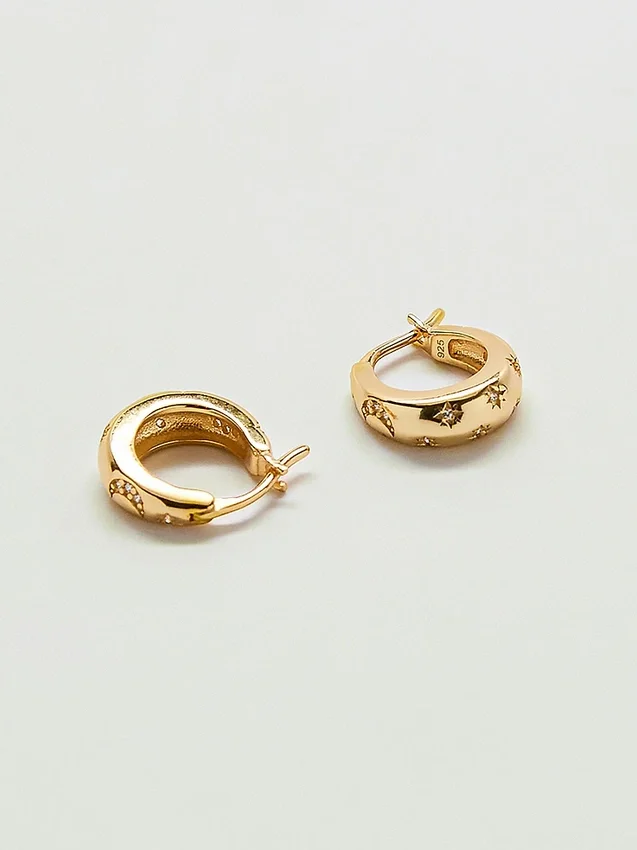 Pendientes de aro de oro con luna y estrellas de Admiral Row