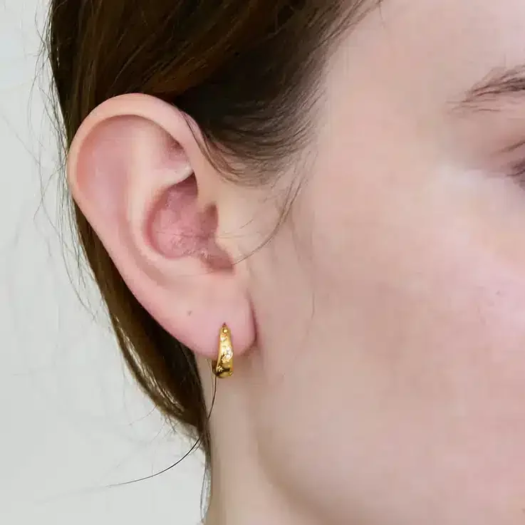 Pendientes de aro de oro con luna y estrellas de Admiral Row