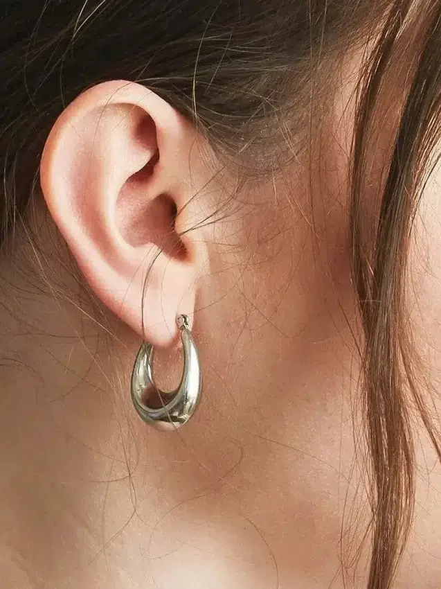 Pendientes de aro ovalados de plata de Admiral Row