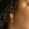 Pendientes de aro ovalados retorcidos de Admiral Row