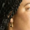 Pendientes de aro triangulares dorados de Admiral Row