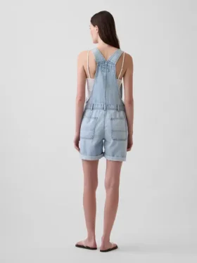 Peto corto holgado de denim ultrasuave