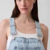 Peto corto holgado de denim ultrasuave