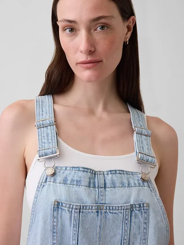 Peto corto holgado de denim ultrasuave