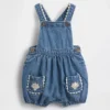 Peto tipo burbuja de denim para bebé con bolsillos de parche