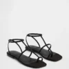 Sandalias con correa en T de ante vegano