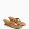 Sandalias de cuña con tiras entre los dedos de piel vegana