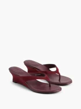 Sandalias de cuña con tiras entre los dedos de piel vegana