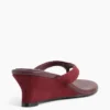 Sandalias de cuña con tiras entre los dedos de piel vegana